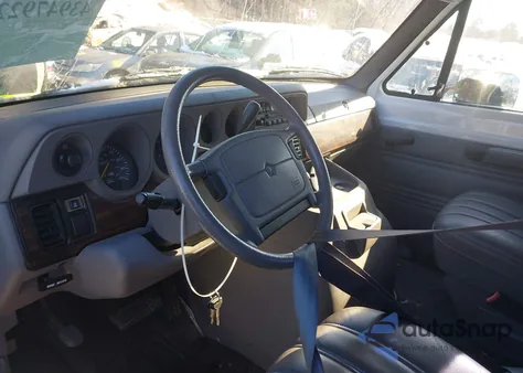 1996 Dodge Ram Wagon B2500 из США, поврежденный, VIN 2B4HB25Y9TK176164